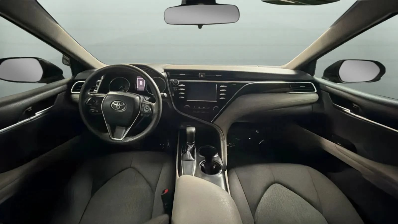Used 2018 Toyota Camry LE FWD image 9