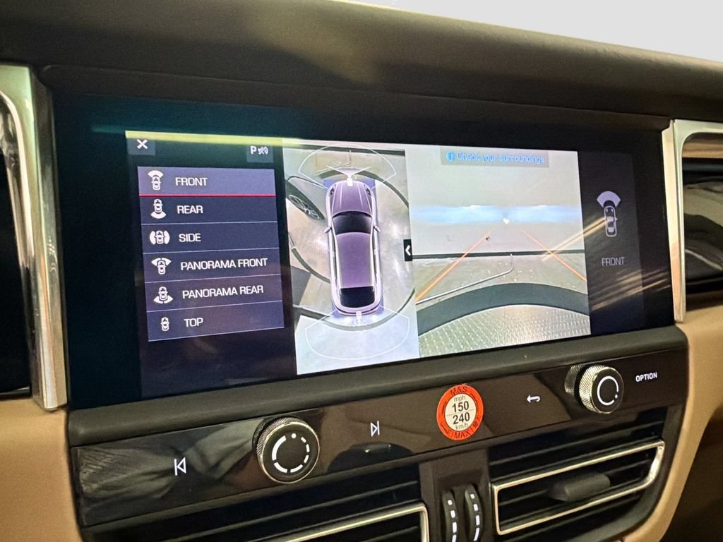Certified 2025 Porsche Macan AWD/4WD image 15