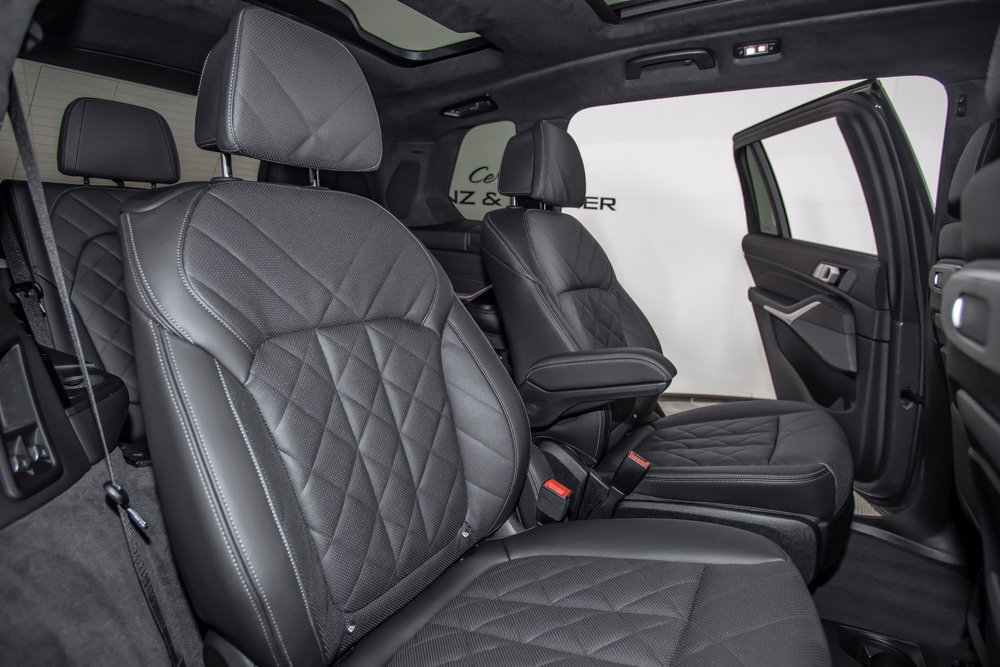 Used 2026 BMW X7 xDrive40i w/ M Sport Package AWD/4WD image 50