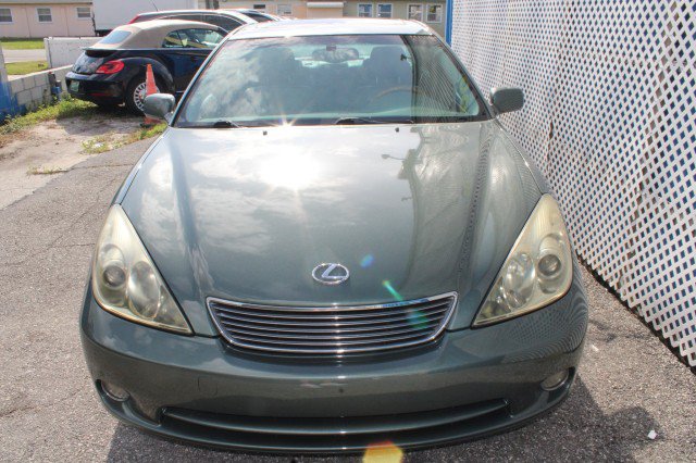 Used 2005 Lexus ES 330 FWD image 2