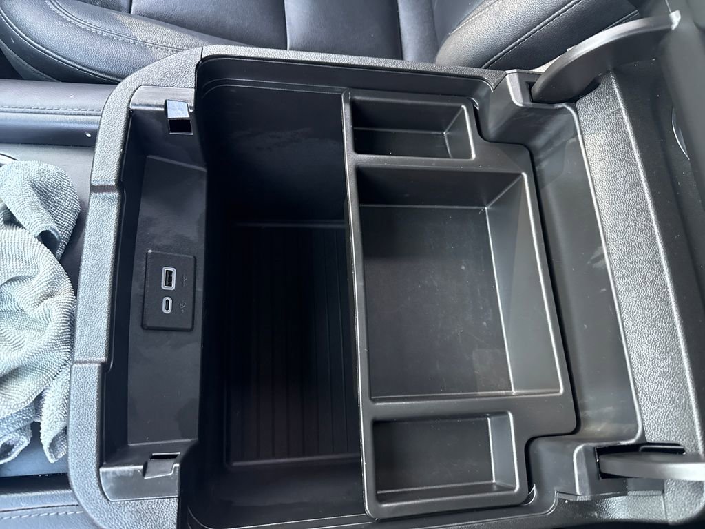 Used 2022 Chevrolet Suburban Z71 image 26