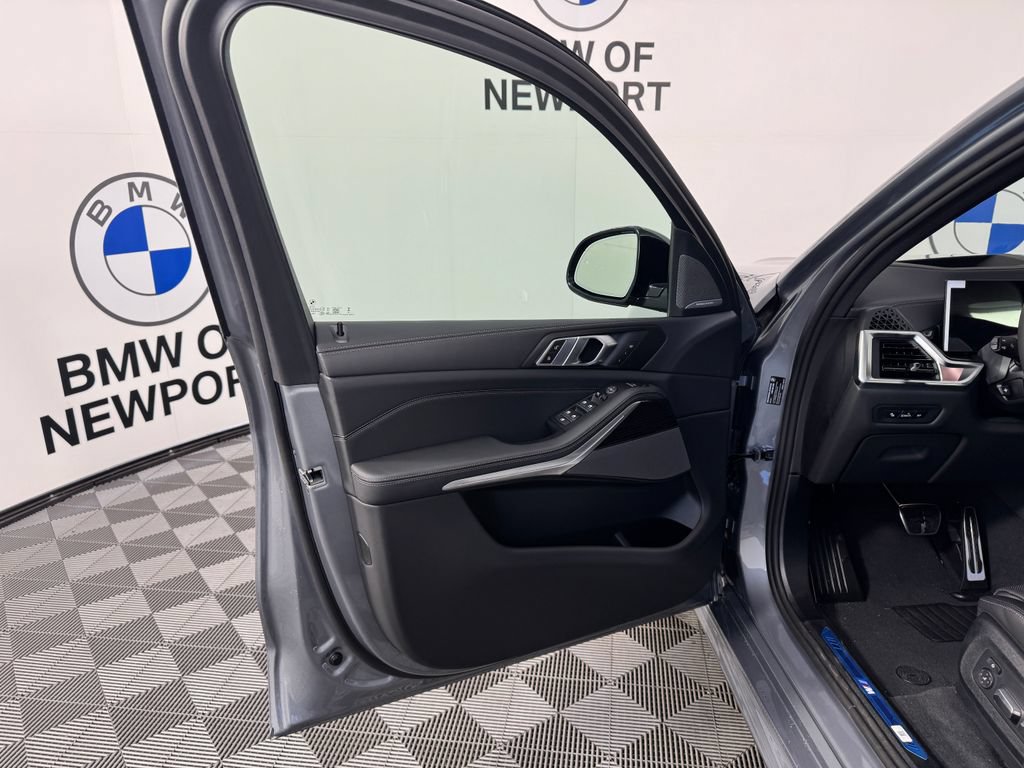 New 2026 BMW X5 xDrive40i w/ M Sport Package AWD/4WD image 17