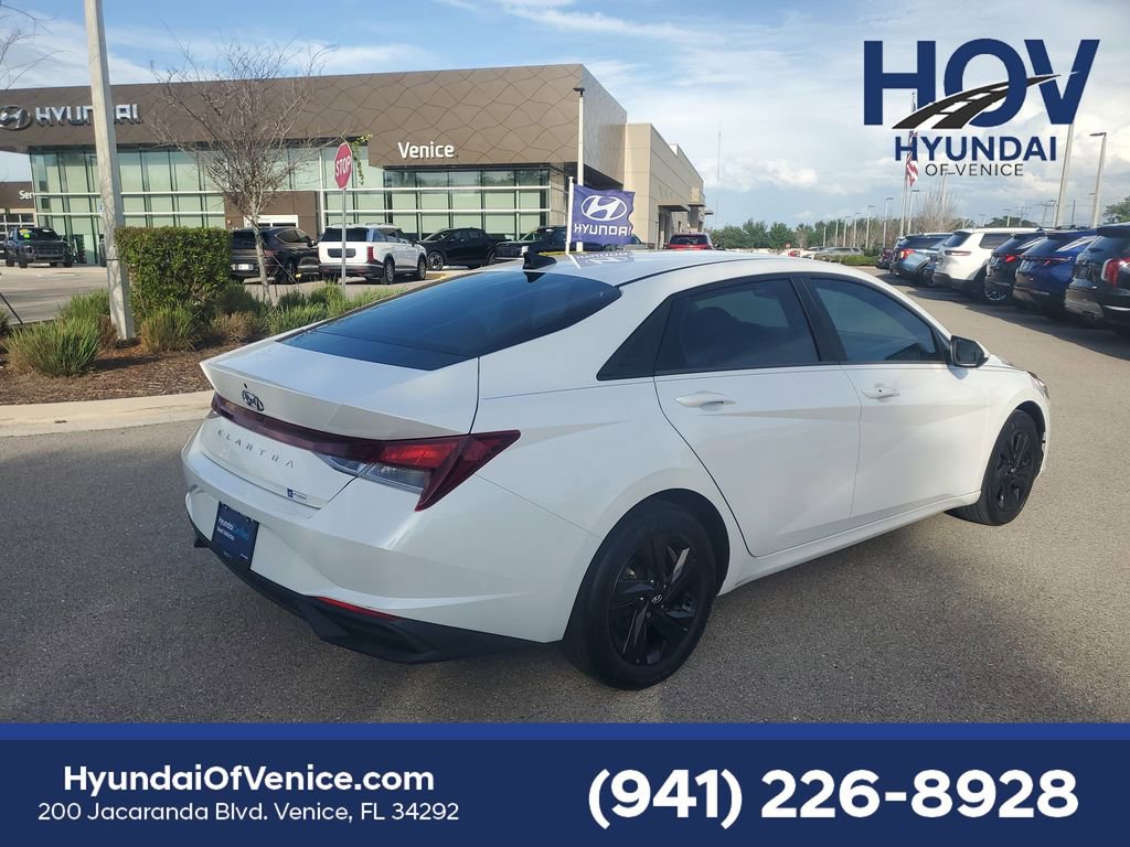 Certified 2022 Hyundai Elantra SEL image 9