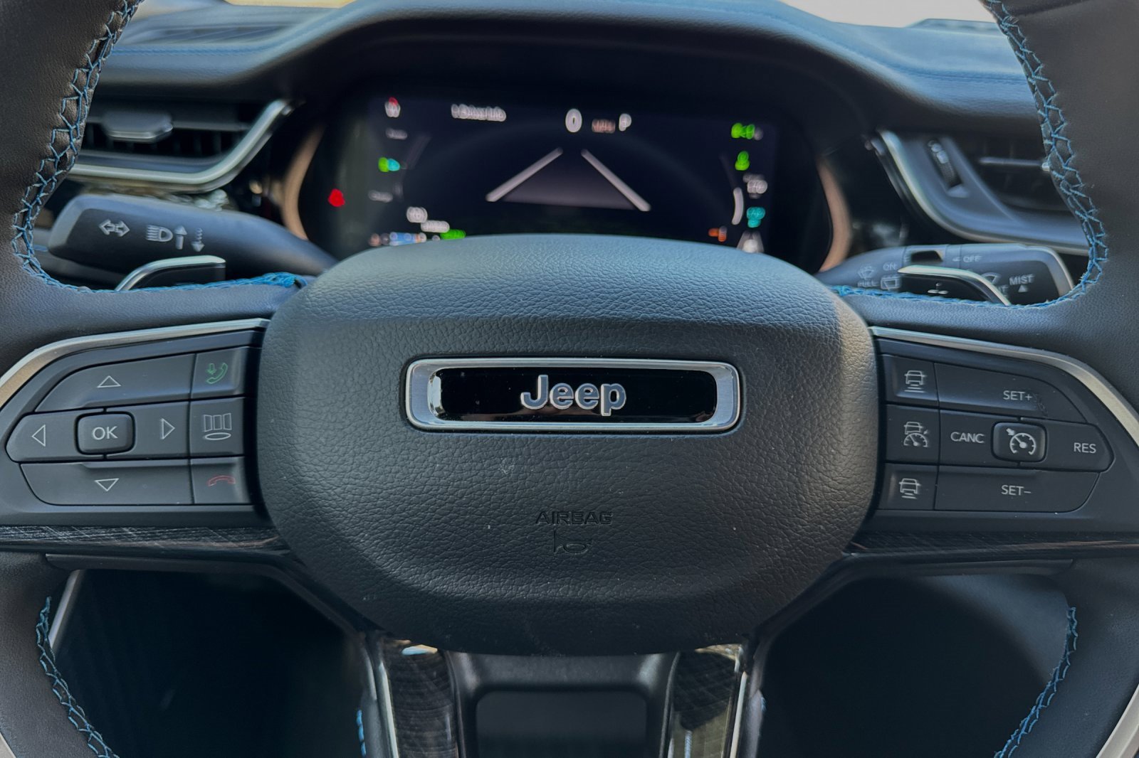 New 2023 Jeep Grand Cherokee Trailhawk w/ Advanced Protech Group II image 23