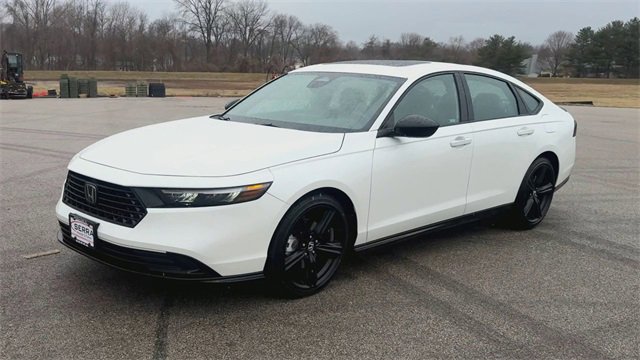 Used 2025 Honda Accord Sport image 4