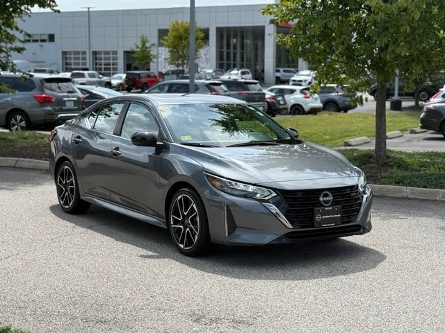Used 2025 Nissan Sentra SR w/ SR Premium Package FWD image 6
