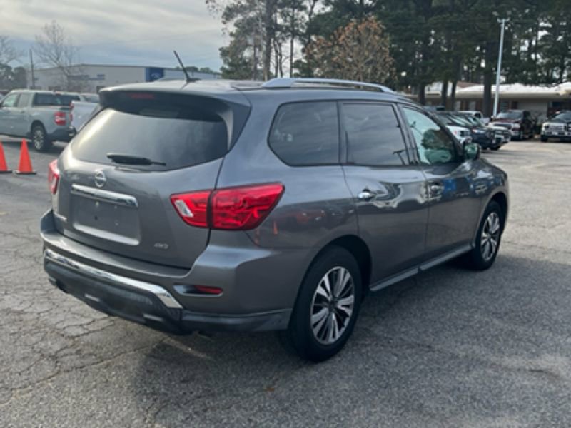 Used 2017 Nissan Pathfinder S image 5