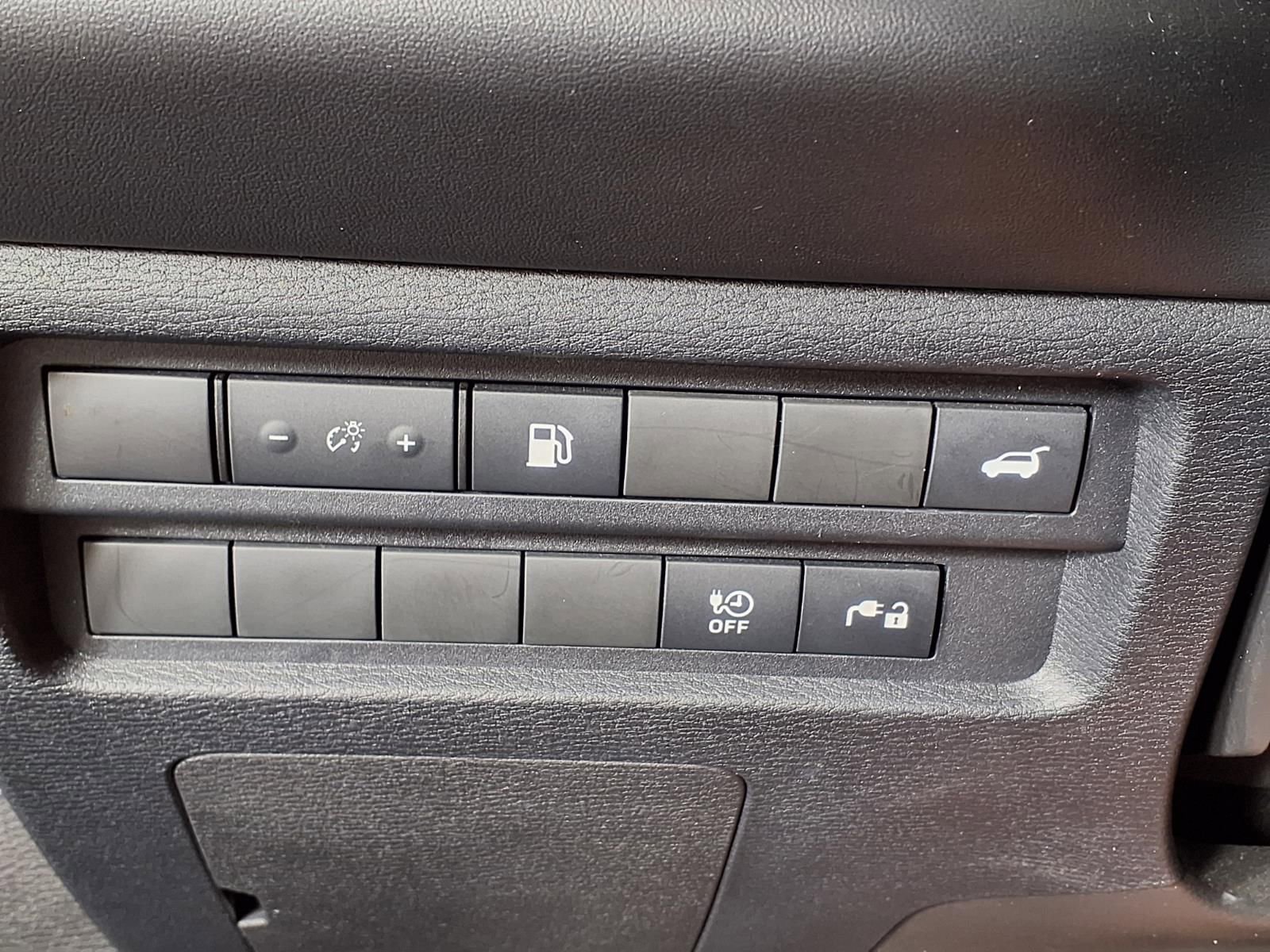 Used 2024 Mitsubishi Outlander SE image 25