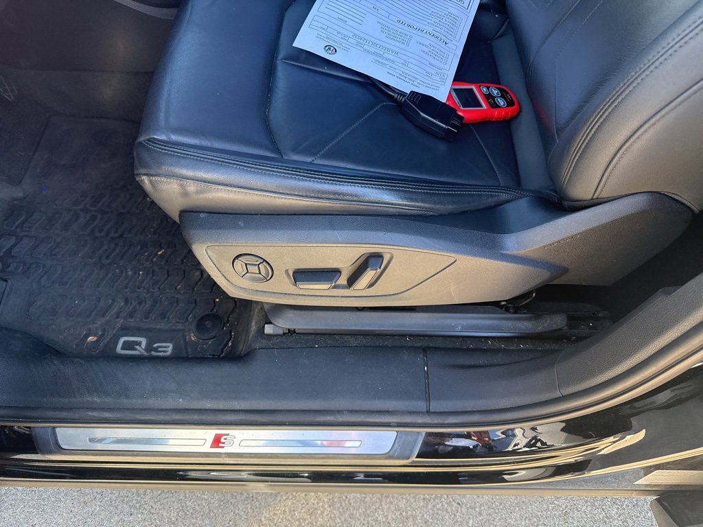 Used 2020 Audi Q3 2.0T Premium Plus w/ Premium Plus Package image 30