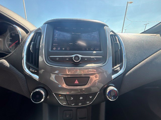 Used 2019 Chevrolet Cruze LT FWD image 25