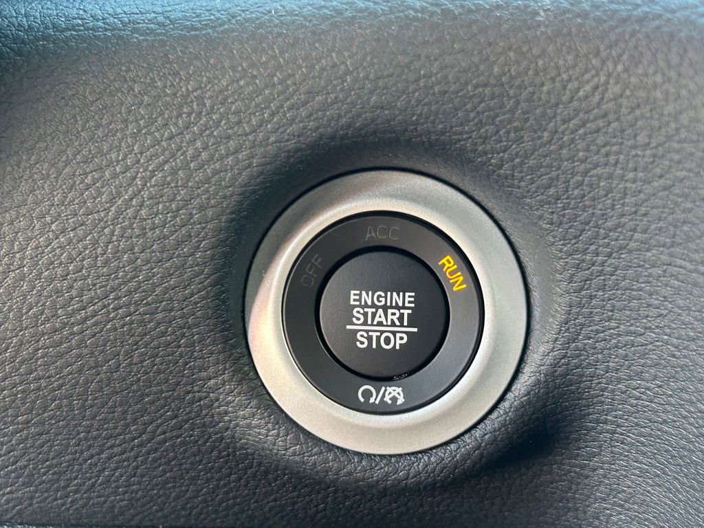 New 2026 Chrysler Pacifica Select image 36