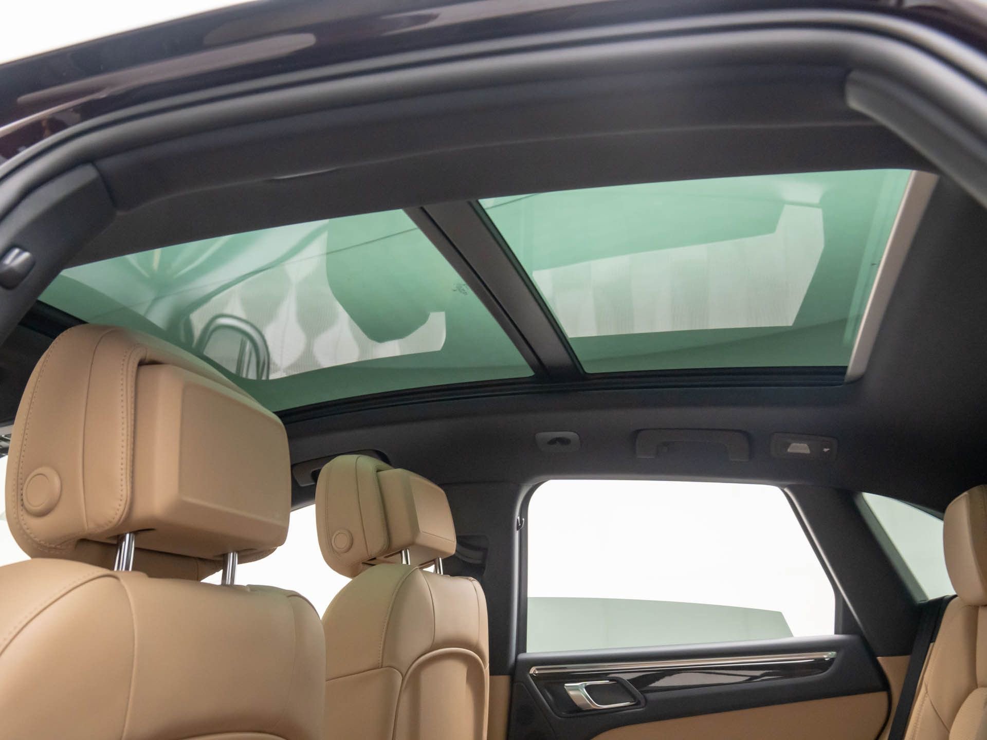 Certified 2026 Porsche Macan image 19