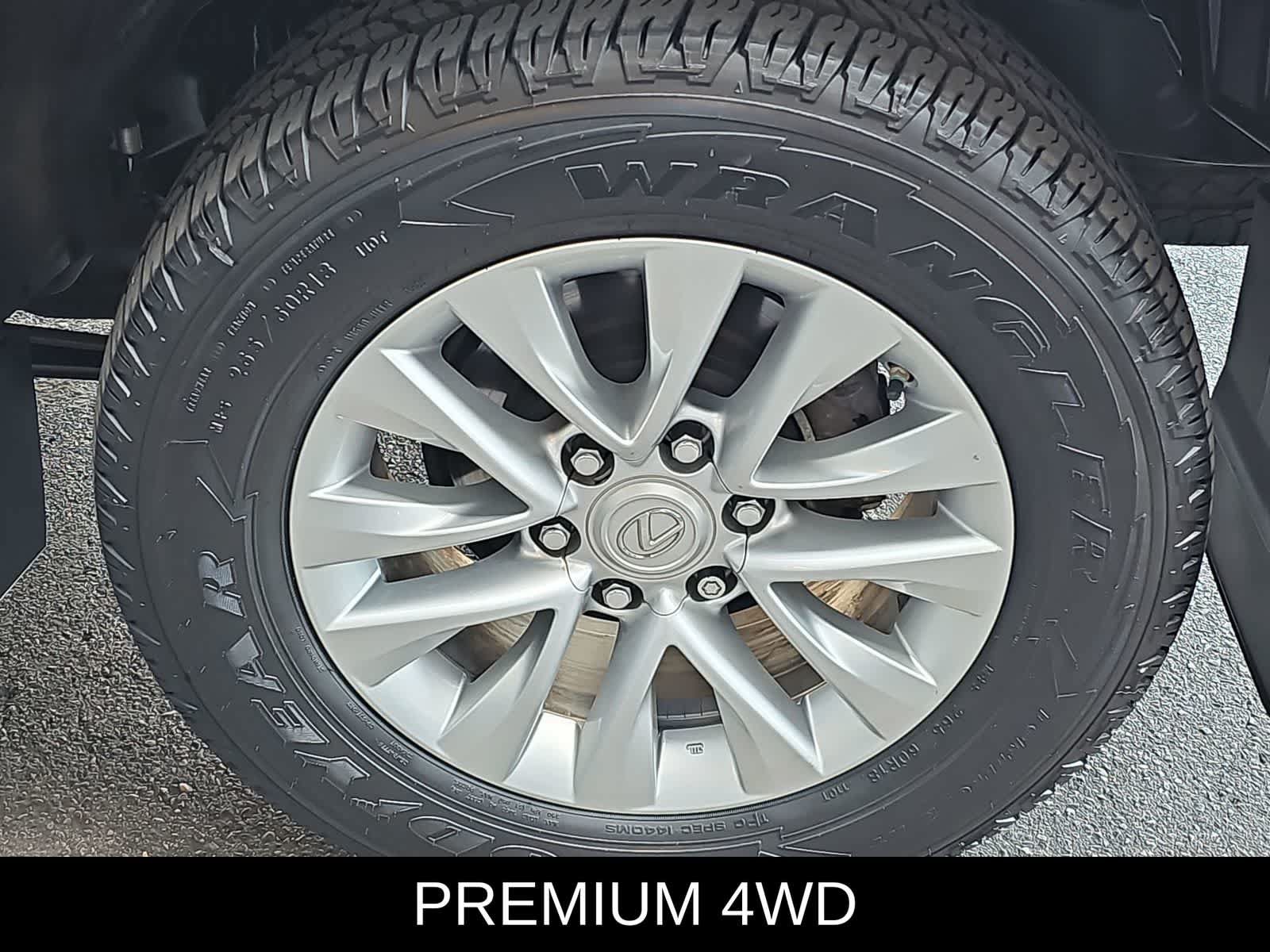 Used 2023 Lexus GX 460 Premium w/ Premium Package AWD/4WD image 12