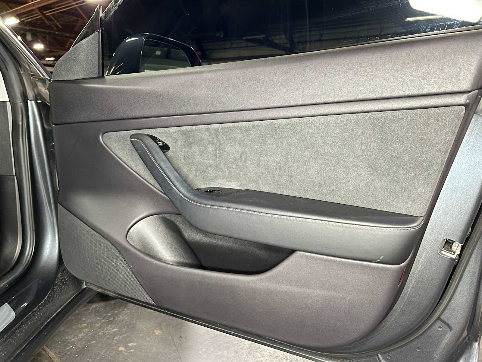 Used 2019 Tesla Model 3 Standard Range image 10