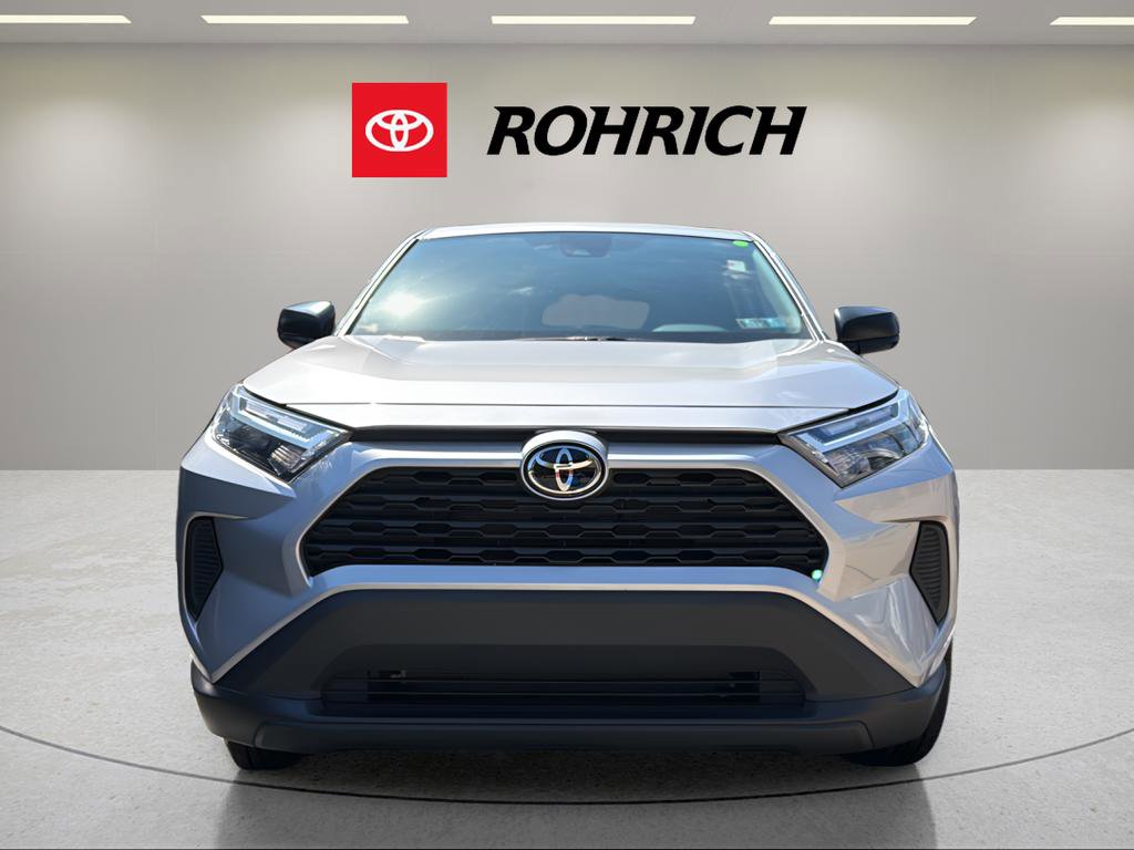 Used 2024 Toyota RAV4 LE AWD/4WD image 2