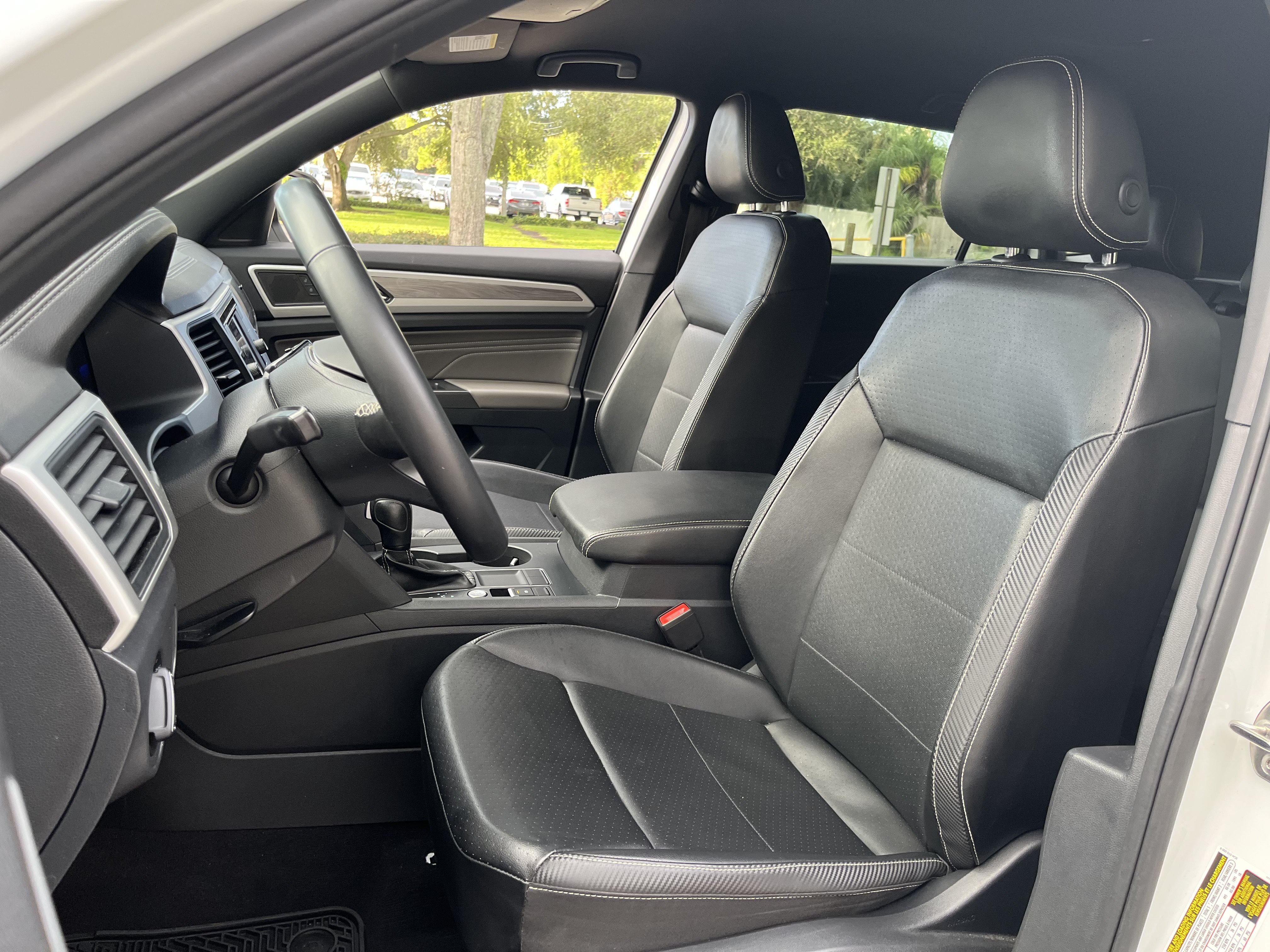 Used 2022 Volkswagen Atlas Cross Sport SE FWD image 14