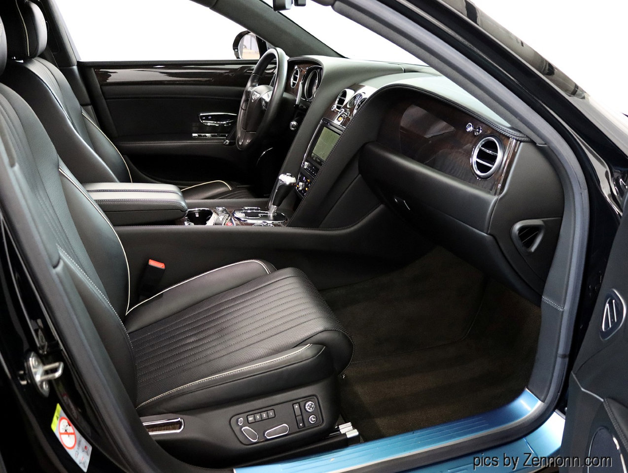 Used 2018 Bentley Flying Spur V8 image 39