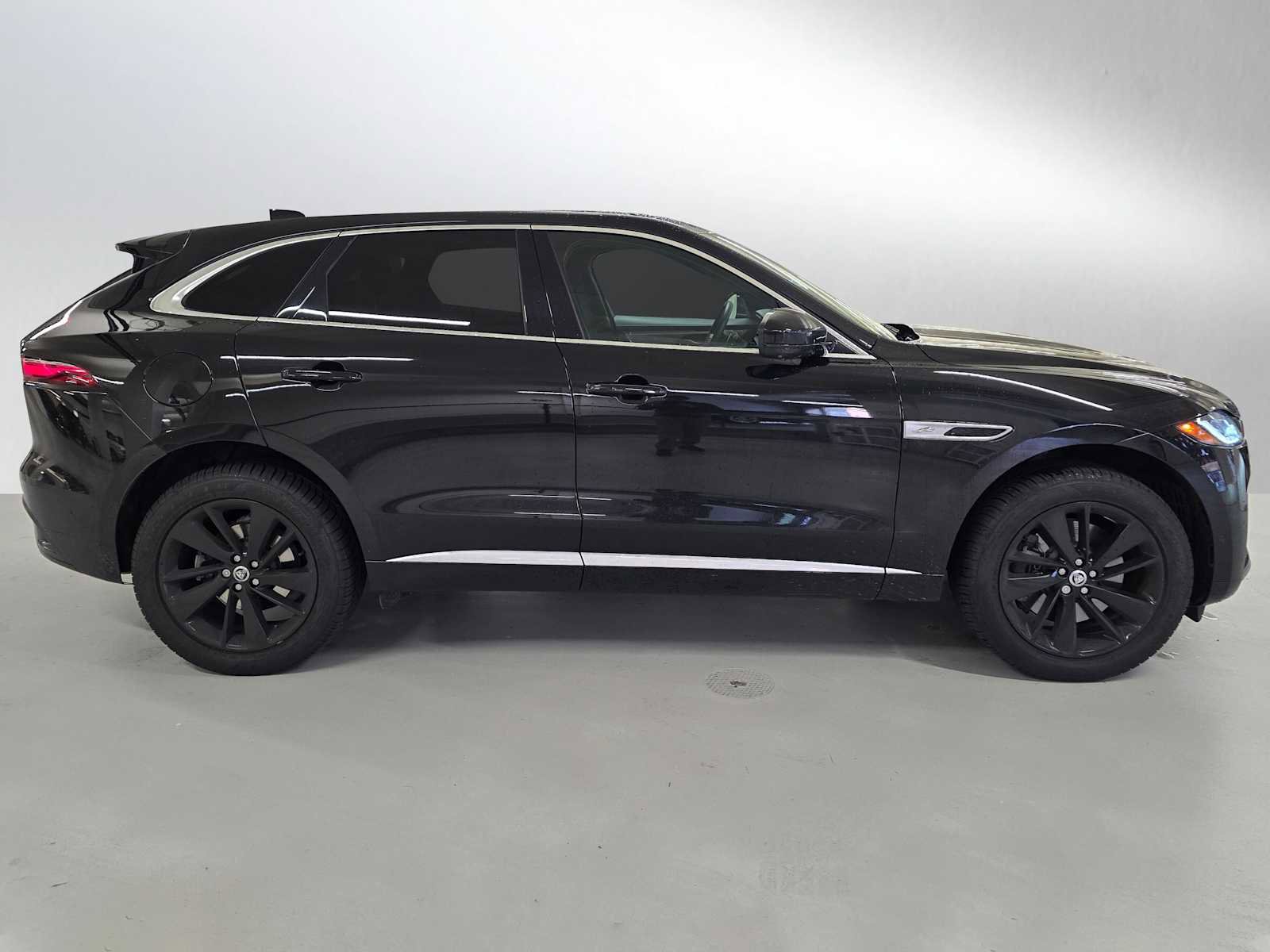 Used 2026 Jaguar F-PACE R-Dynamic S image 6