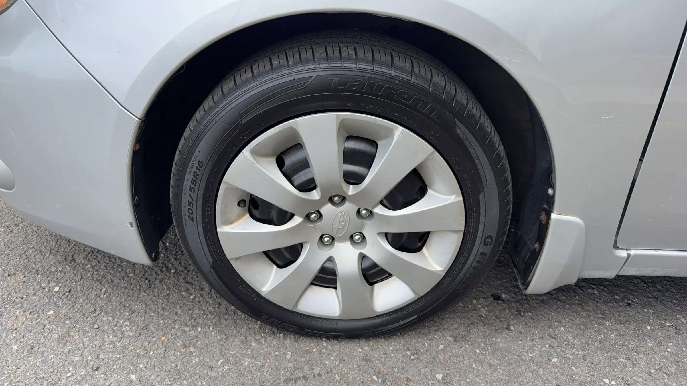 Used 2011 Subaru Impreza 2.5i AWD/4WD image 9