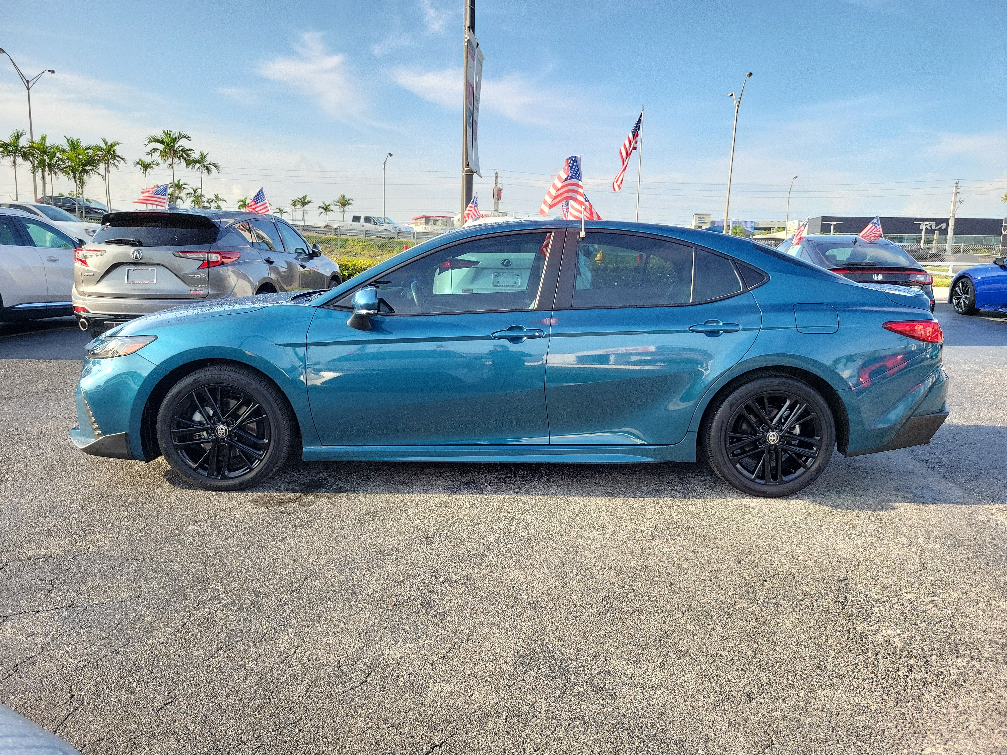Used 2025 Toyota Camry SE FWD image 7