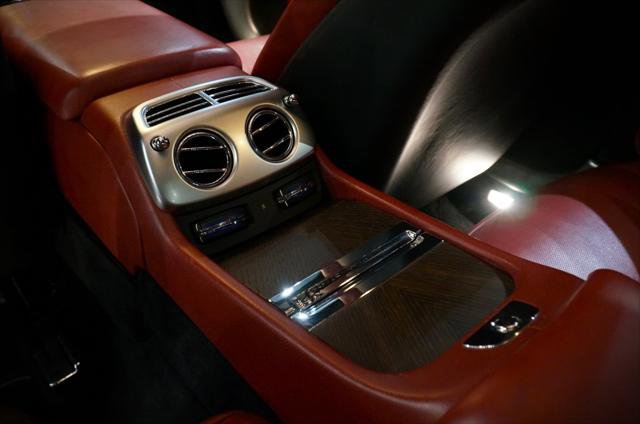 Used 2015 Rolls-Royce Wraith image 28