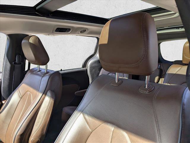 Used 2017 Chrysler Pacifica Limited w/ Advanced Safetytec Group image 19