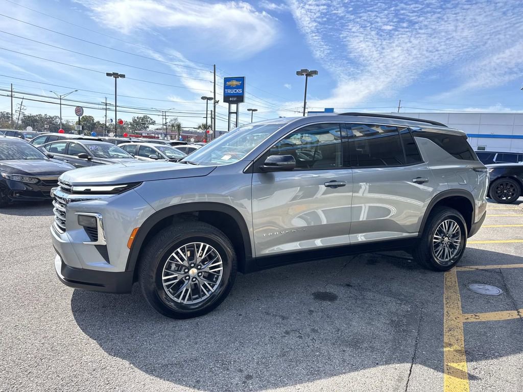 Certified 2025 Chevrolet Traverse LT image 4
