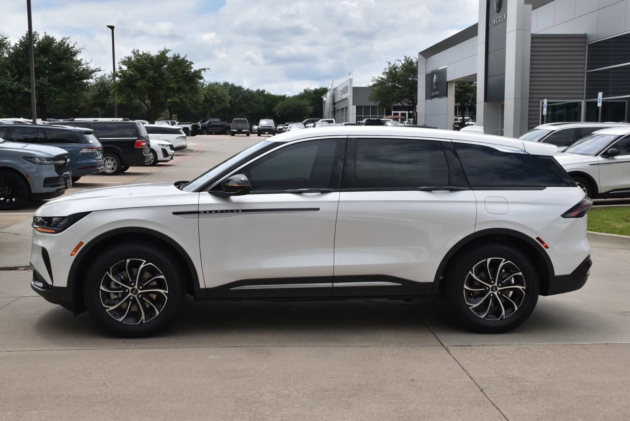 New 2026 Lincoln Nautilus Premier AWD/4WD image 11