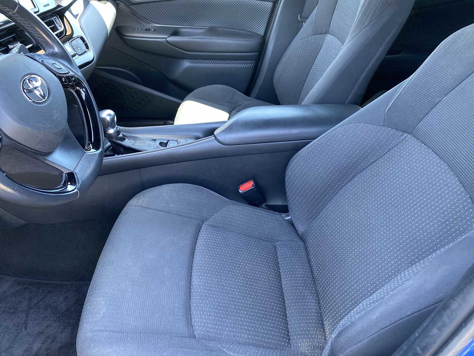 Used 2018 Toyota C-HR XLE image 22