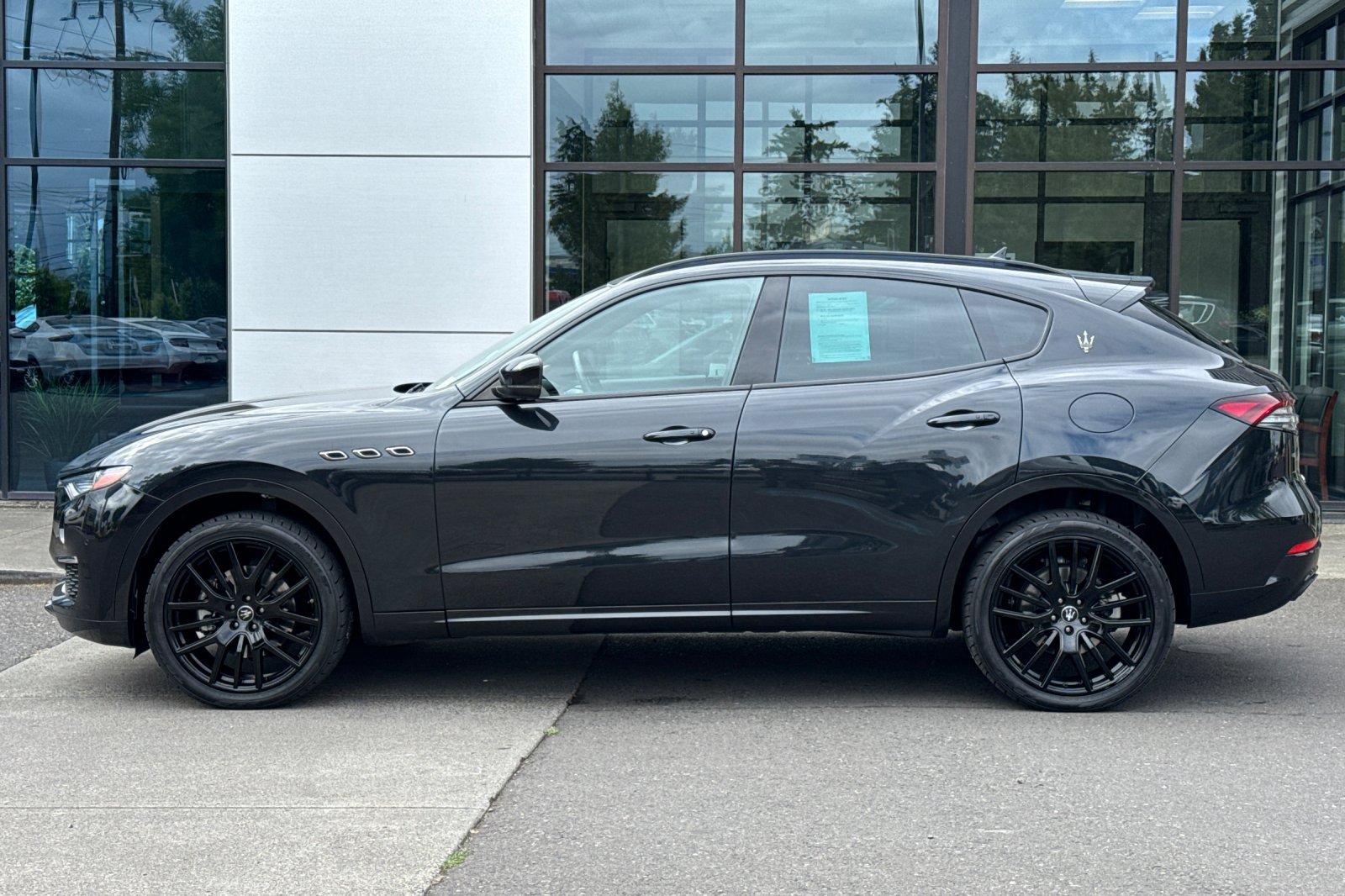 Used 2022 Maserati Levante GT AWD/4WD image 7
