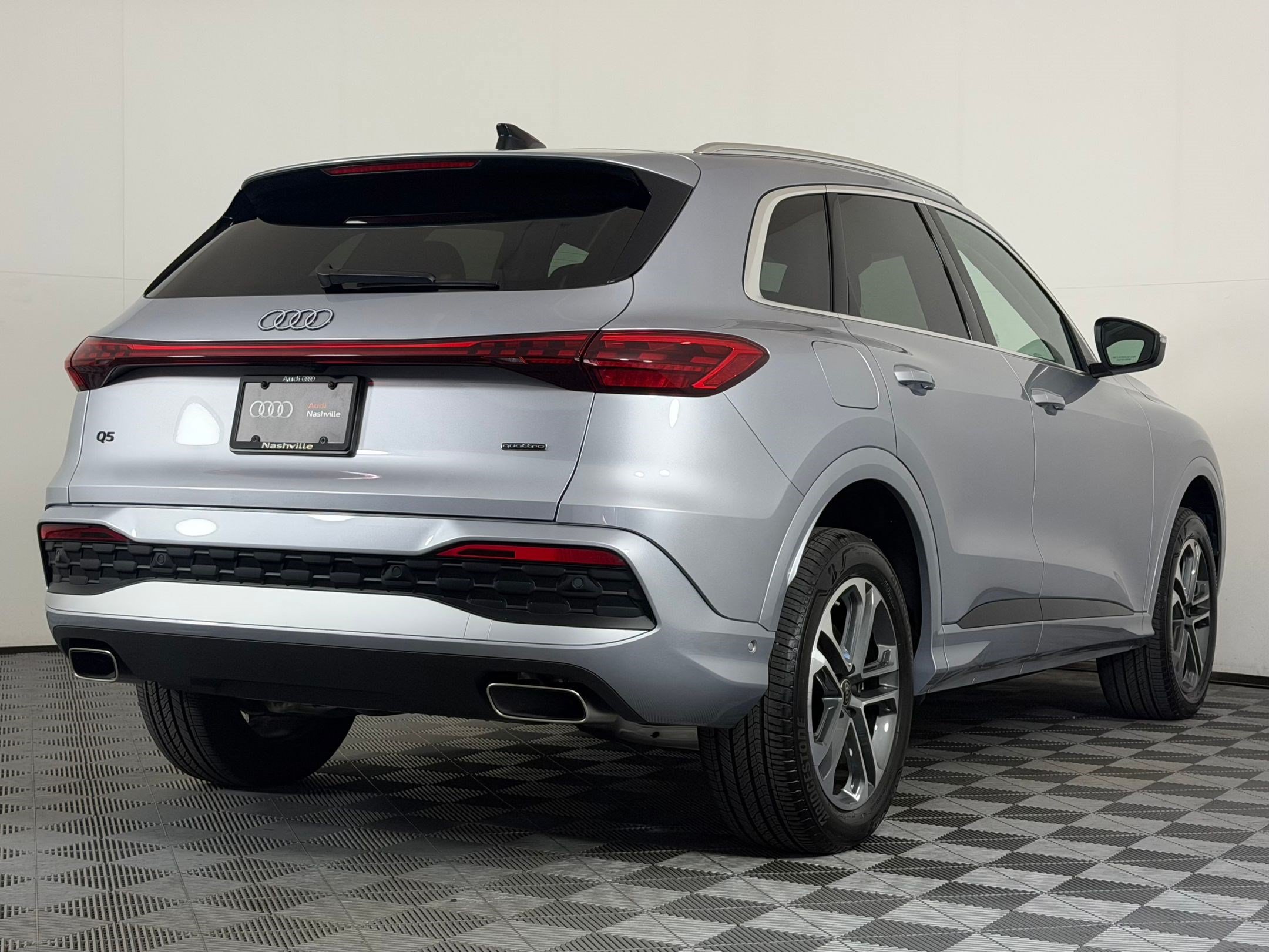 Certified 2025 Audi Q5 Premium AWD/4WD image 9
