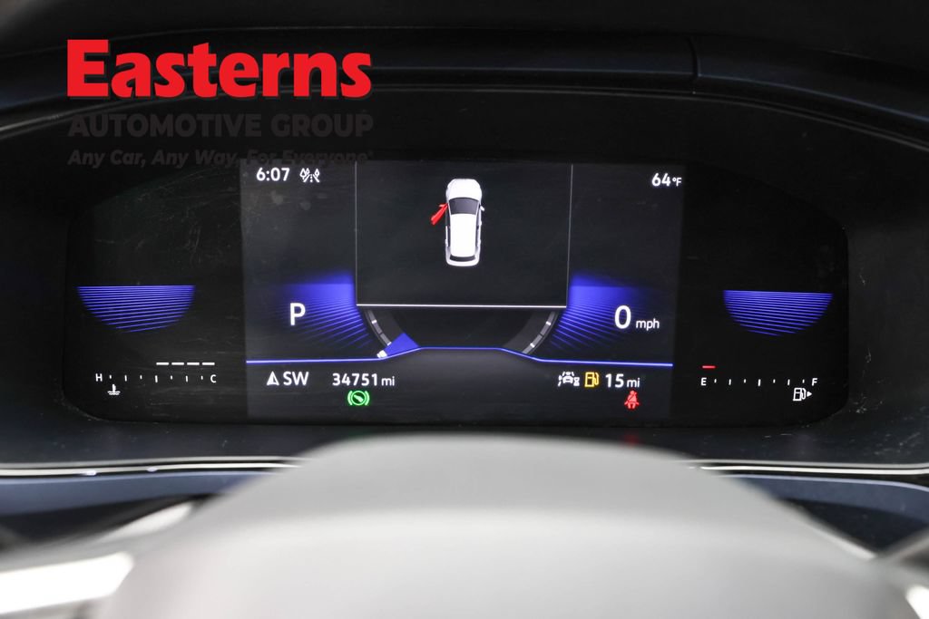 Used 2022 Volkswagen Taos SE w/ Panoramic Sunroof Package FWD image 18