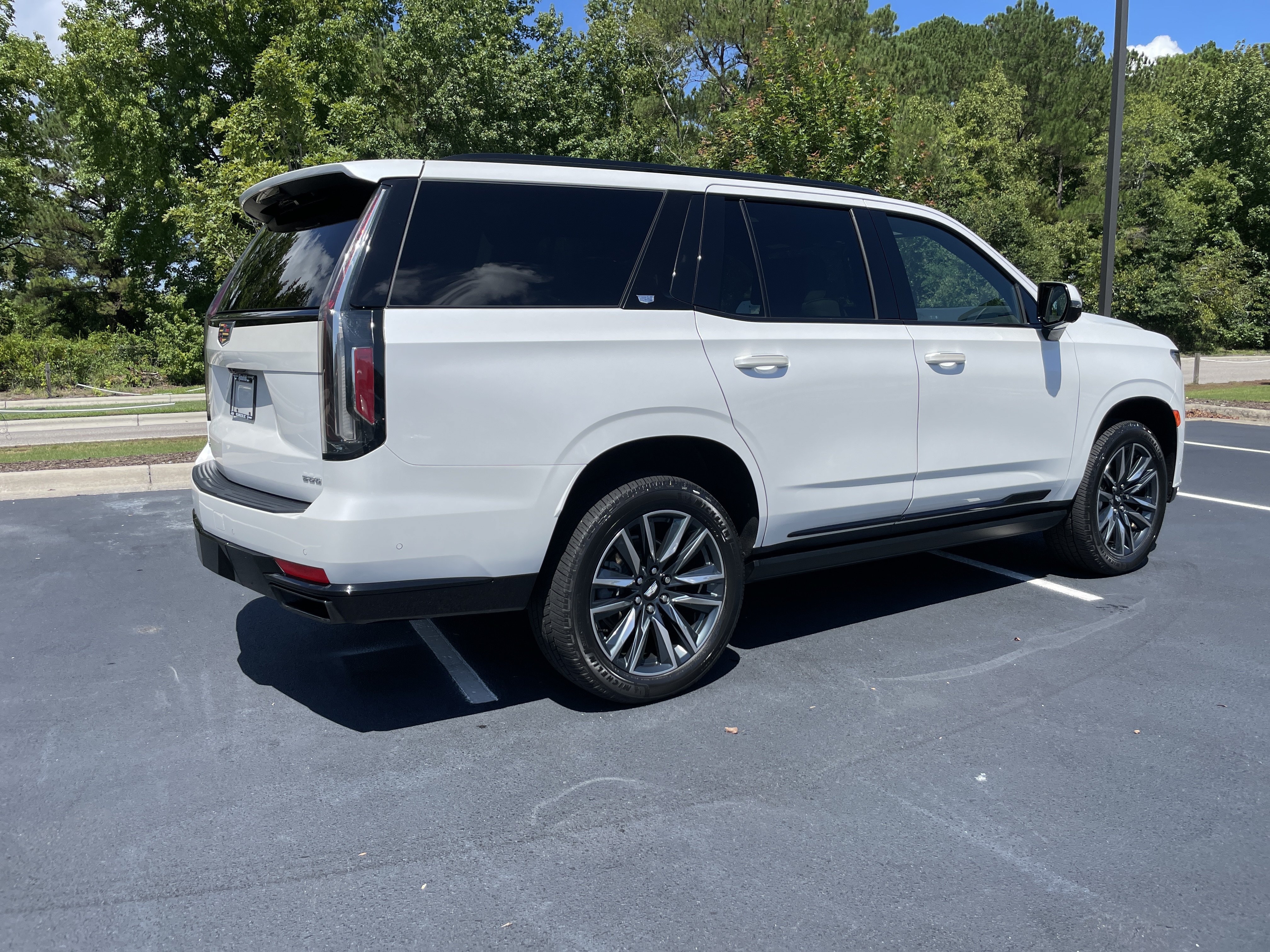 Used 2021 Cadillac Escalade Sport w/ Driver Assist Tech Package AWD/4WD image 9
