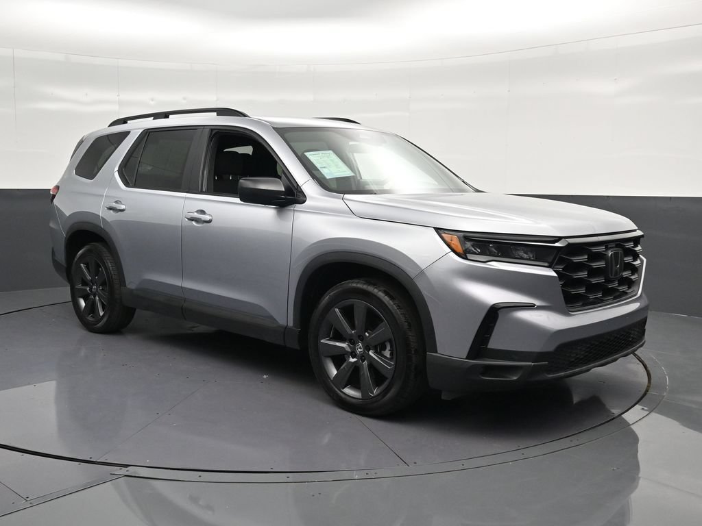 Used 2025 Honda Pilot Sport image 5