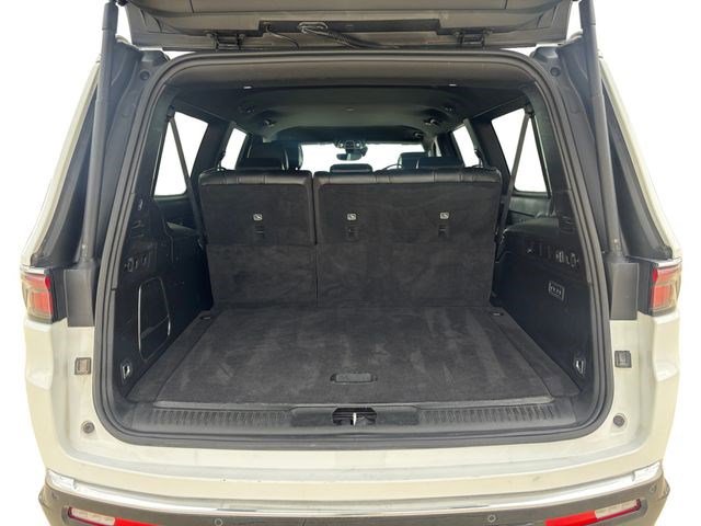 Used 2024 Jeep Wagoneer L Series II RWD image 21