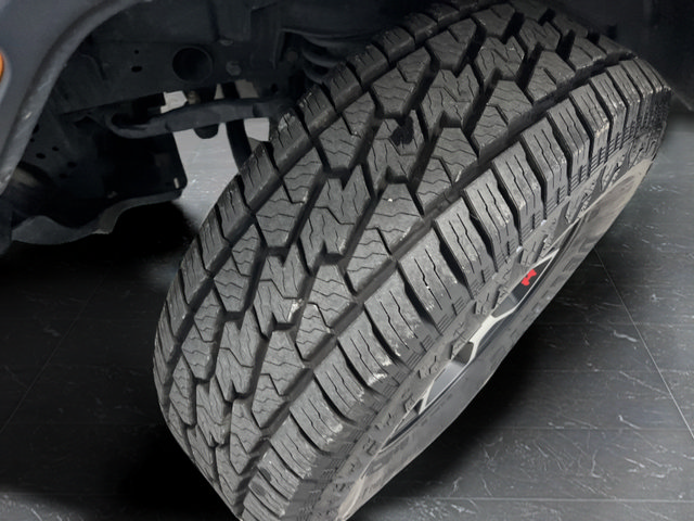 Used 2022 Jeep Wrangler Unlimited Rubicon AWD/4WD image 36
