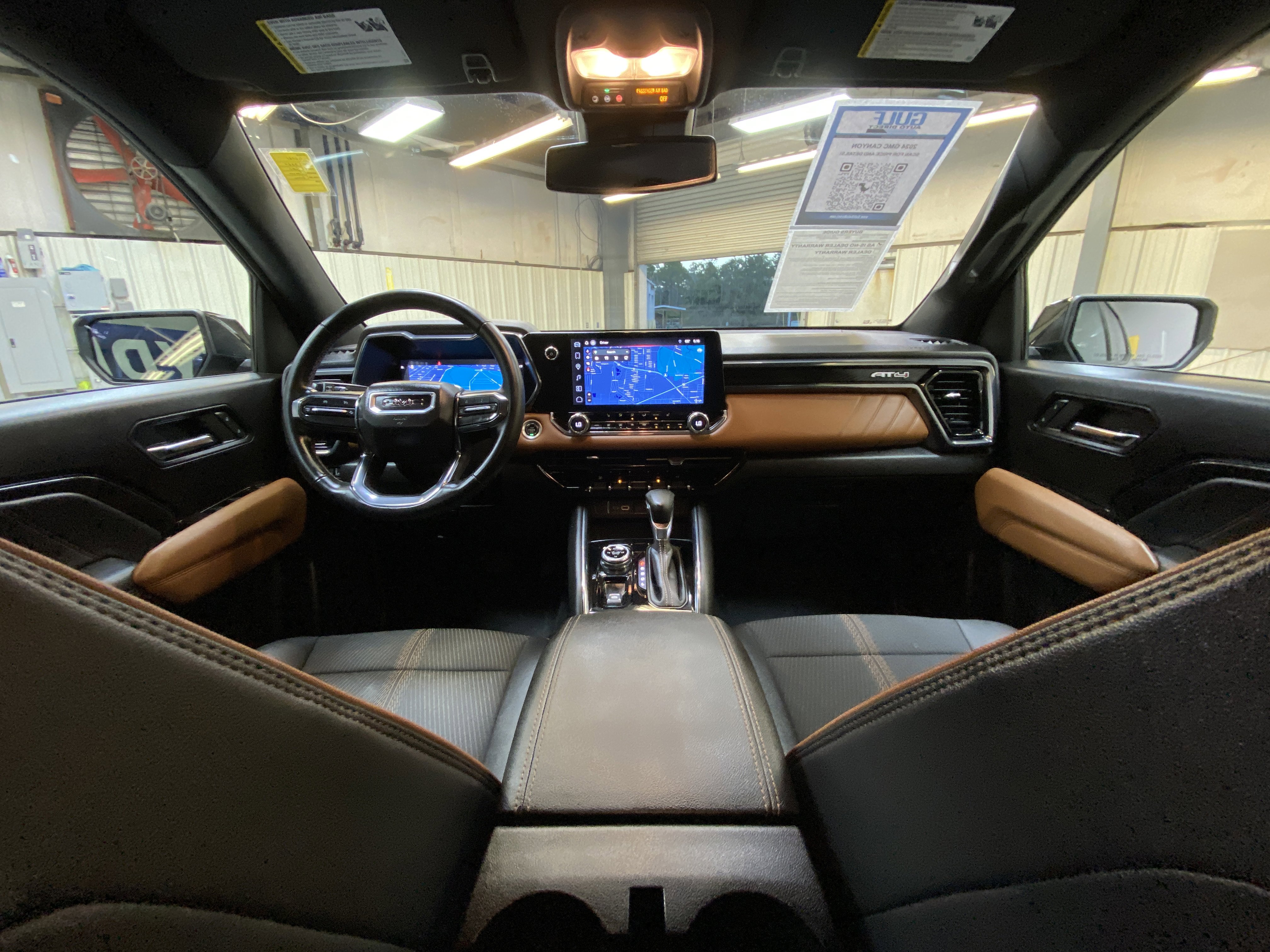 Used 2024 GMC Canyon AT4 image 18