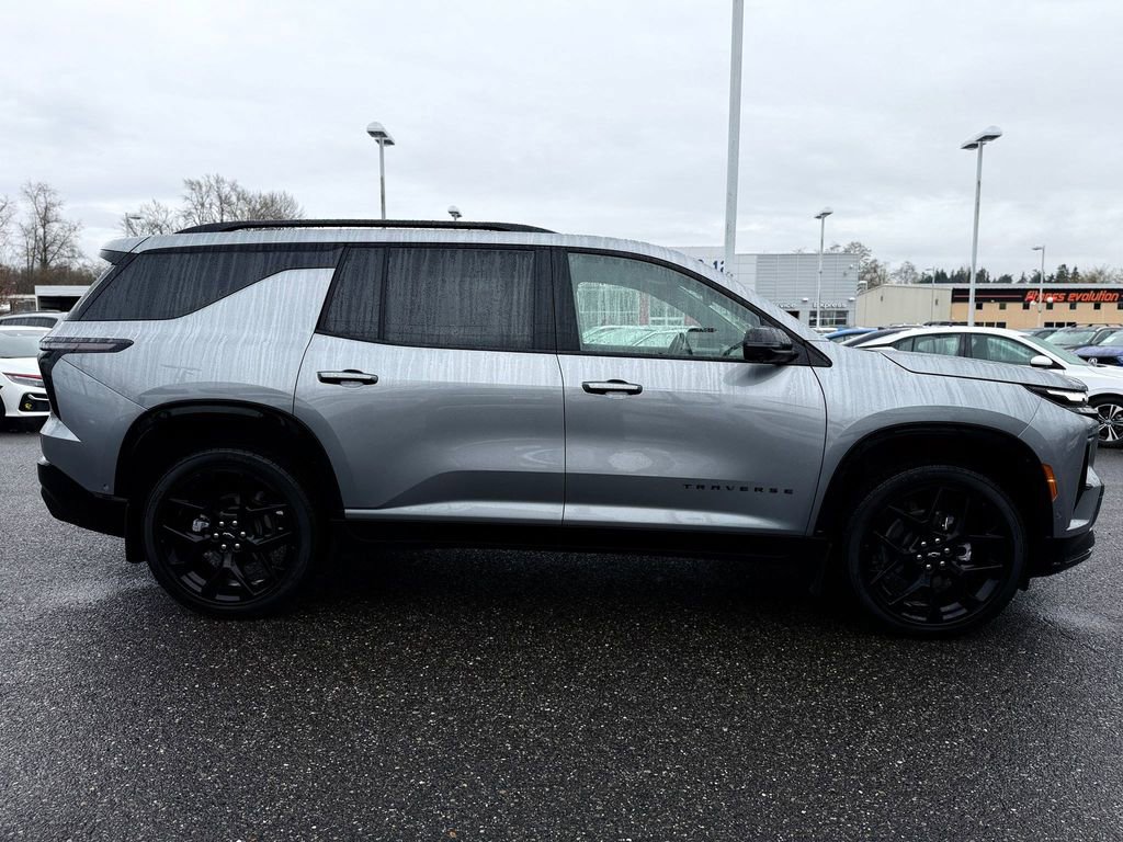 Used 2025 Chevrolet Traverse RS image 8