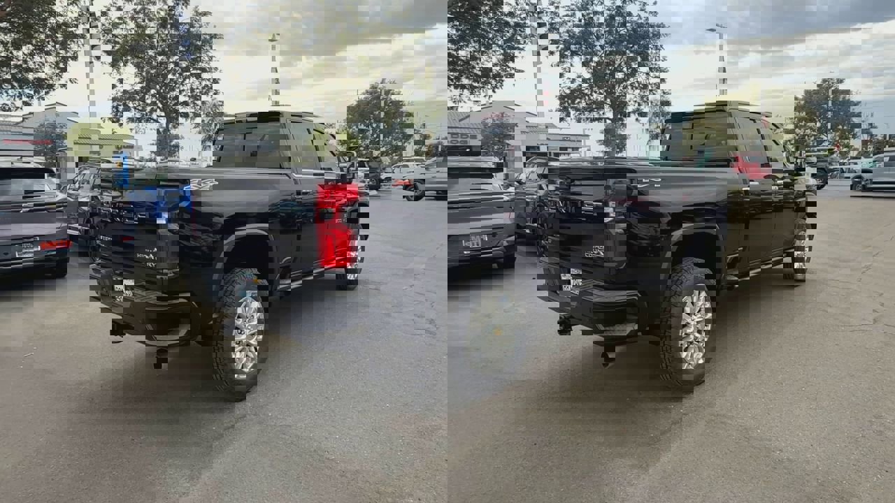 Used 2022 Chevrolet Silverado 3500 High Country w/ LPO, Hitch Package image 7