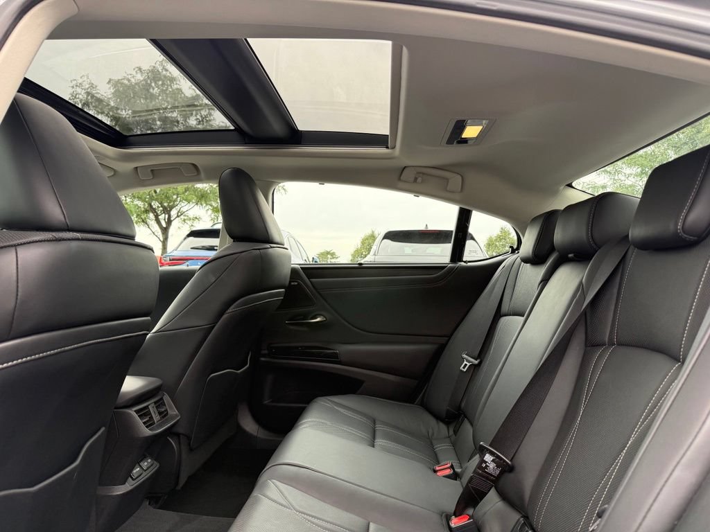 Used 2024 Lexus ES 350 Ultra Luxury w/ Accessory Package (Z2) FWD image 15