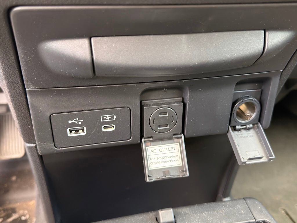 Used 2025 Honda Odyssey Touring image 18