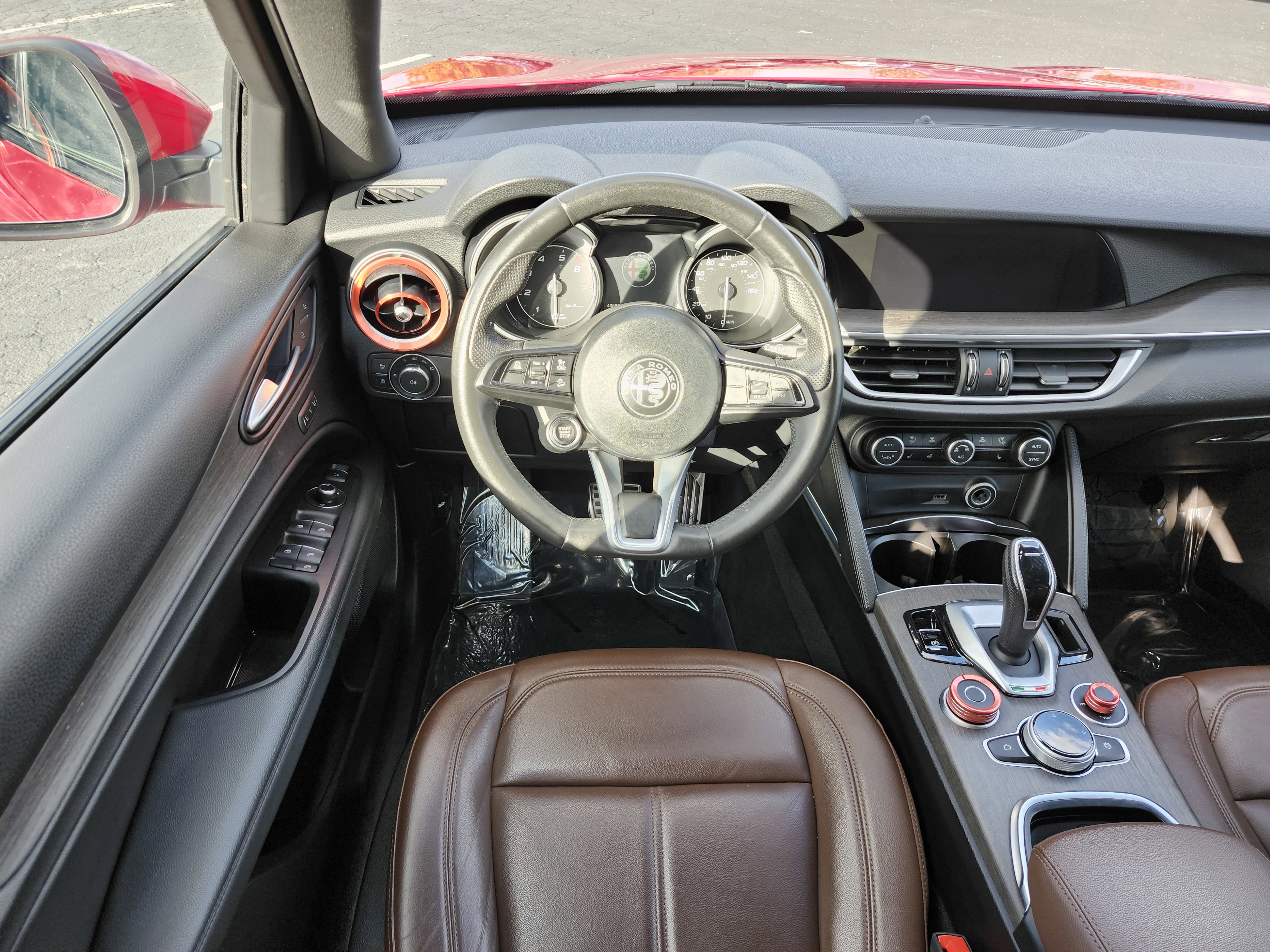 Used 2023 Alfa Romeo Stelvio Ti AWD/4WD image 32