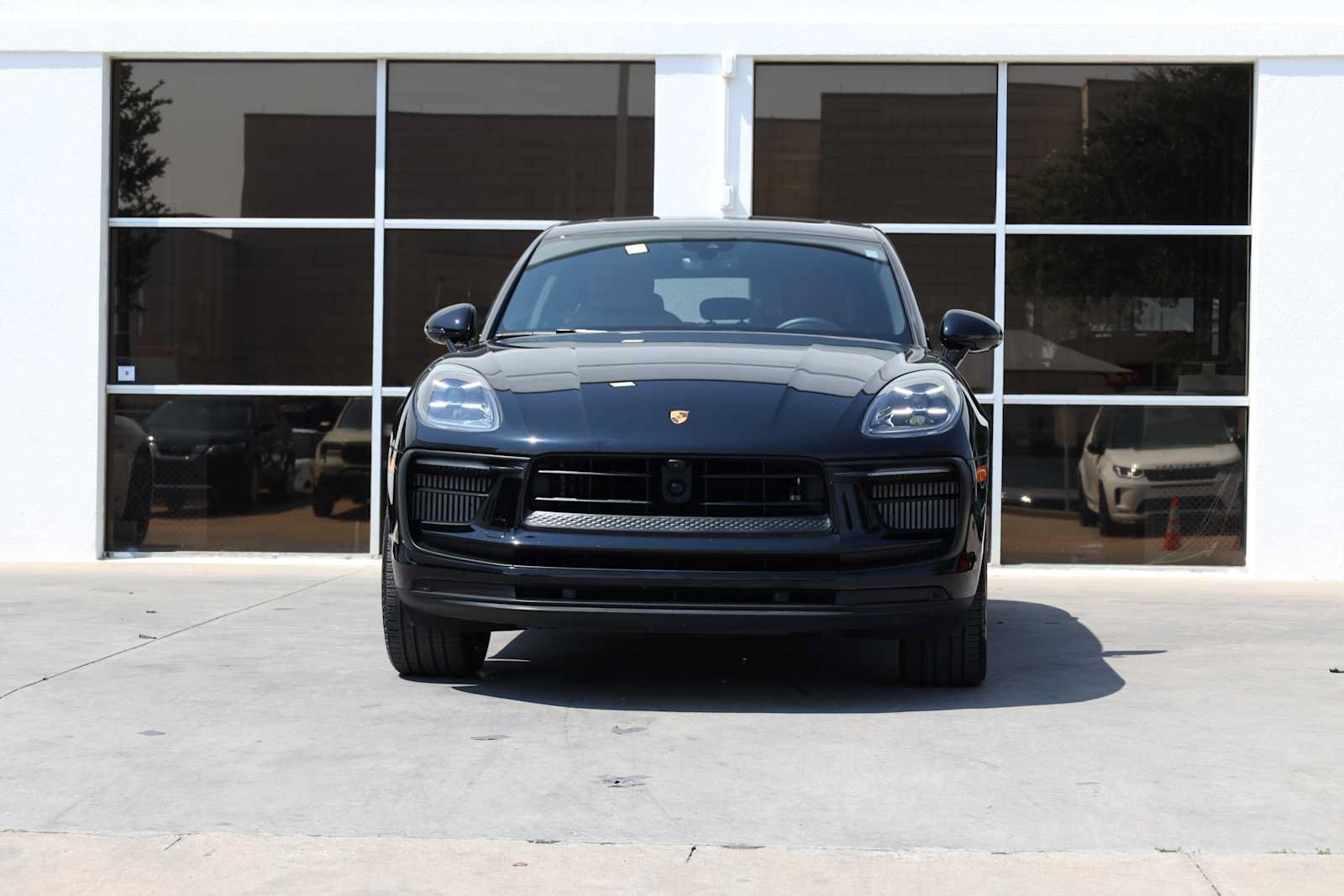 Used 2025 Porsche Macan S AWD/4WD image 5
