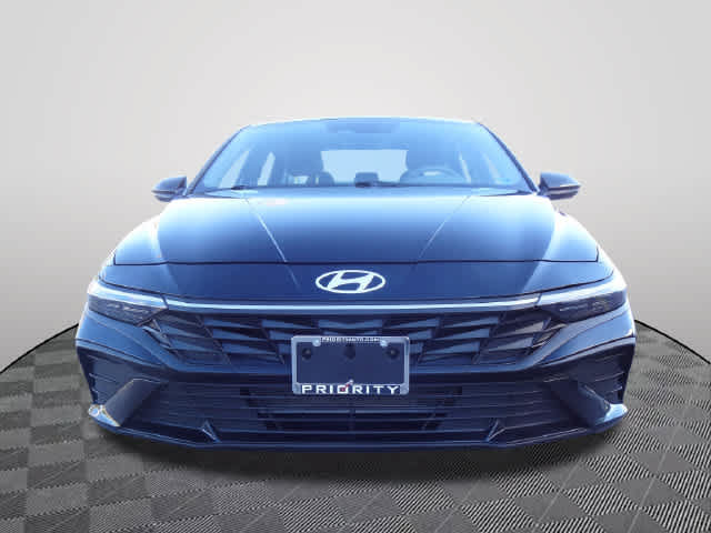 Used 2024 Hyundai Elantra SEL FWD image 5