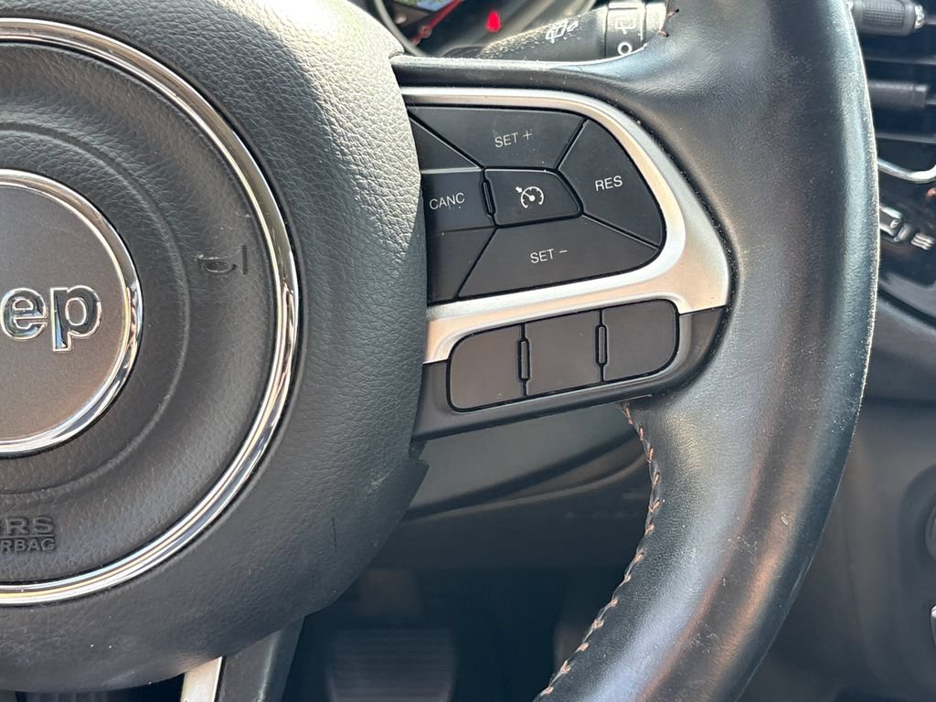 Used 2018 Jeep Compass Limited w/ Safe & Security Group FWD image 9