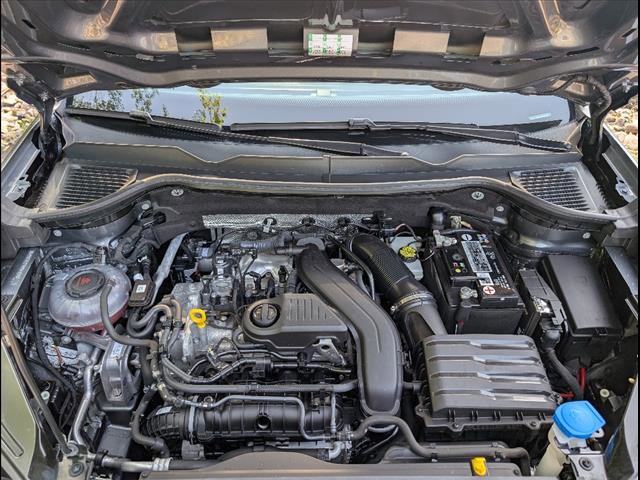 Certified 2022 Volkswagen Taos SE image 10