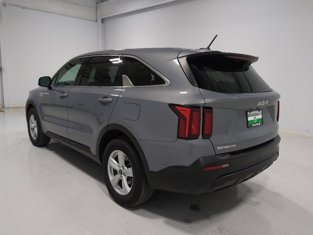 Used 2023 Kia Sorento LX image 5