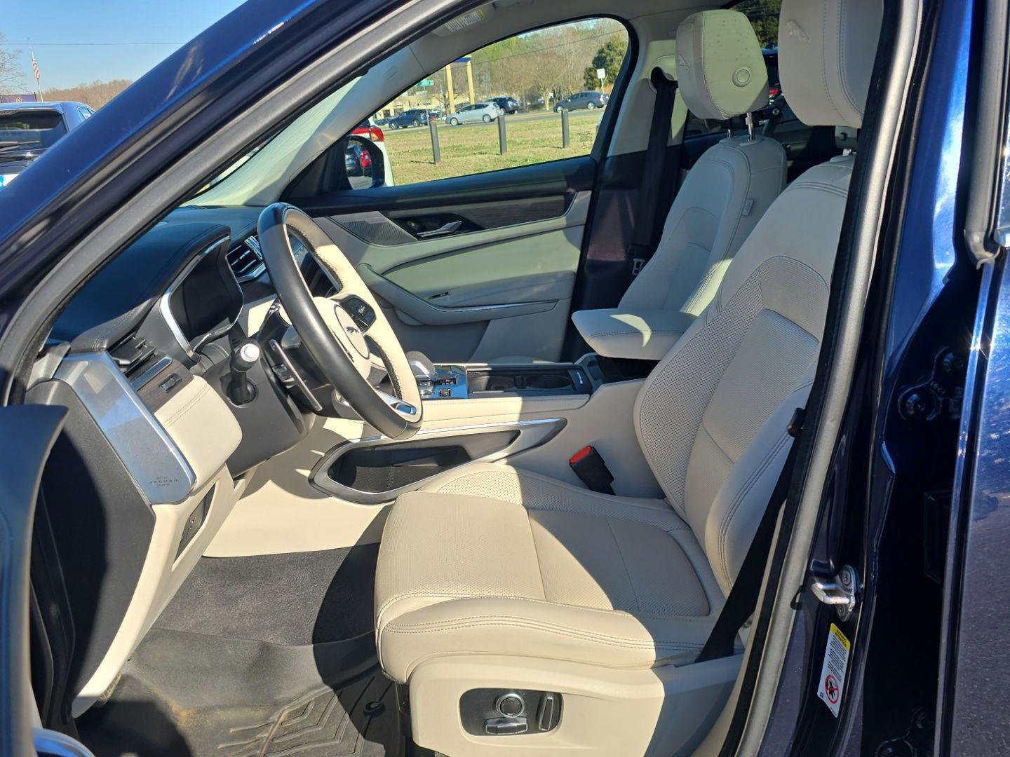 Used 2022 Jaguar F-PACE S image 17