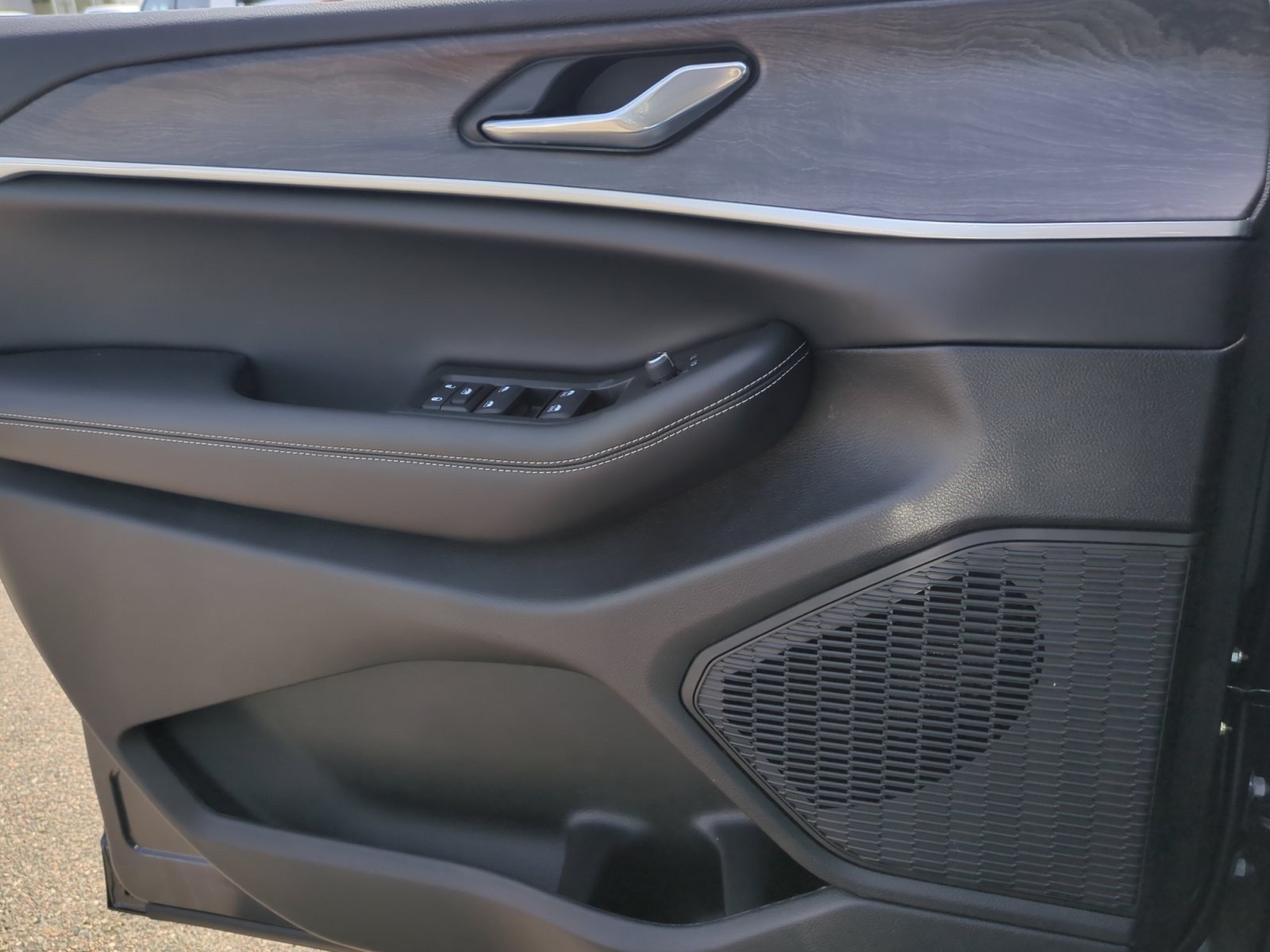 New 2026 Jeep Grand Cherokee Altitude AWD/4WD image 13