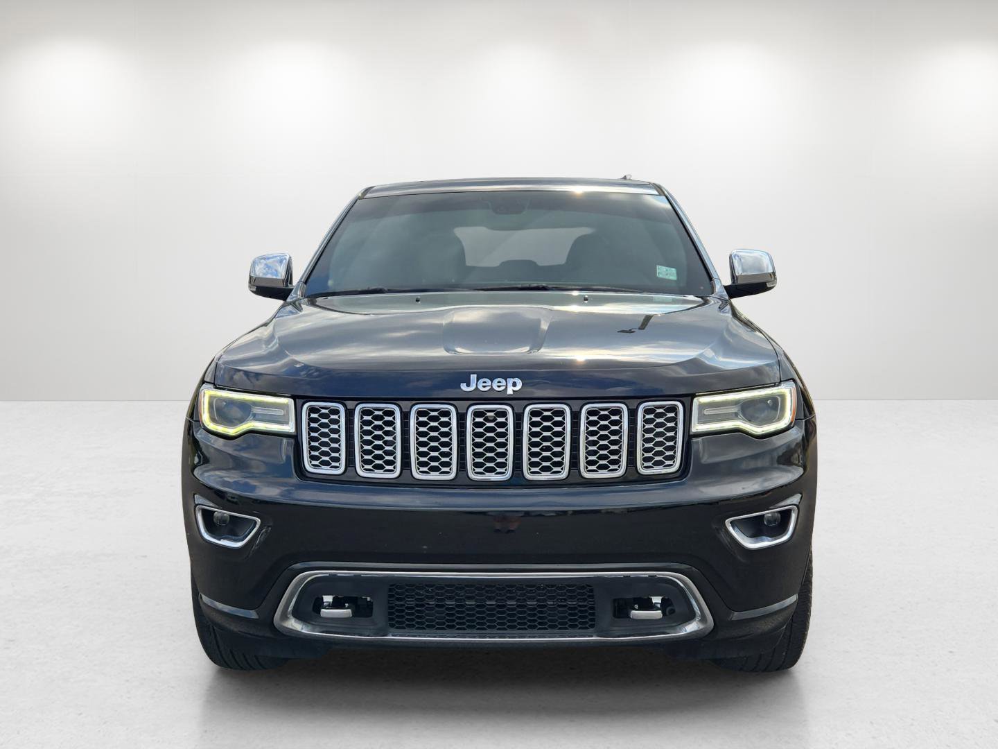 Used 2021 Jeep Grand Cherokee Overland image 2